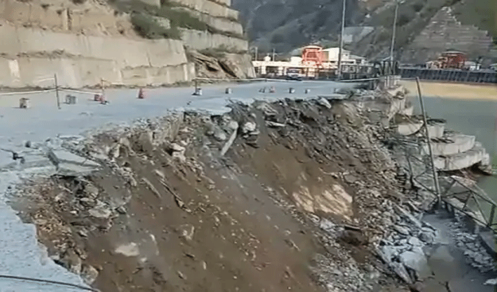 किन्नौर में मार्ग धंसा, करछम-सांगला-छितकुल सड़क पर दरारें , लोगों से सतर्कता बरतने की अपील