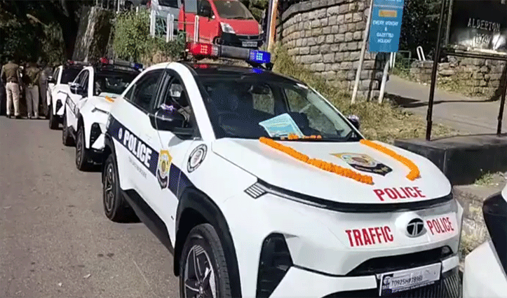 हिमाचल पुलिस में इलेक्ट्रिक युग की शुरुआत,सीएम सुक्खू ने 66 पेट्रोलिंग वाहनों को दिखाई हरी झंडी