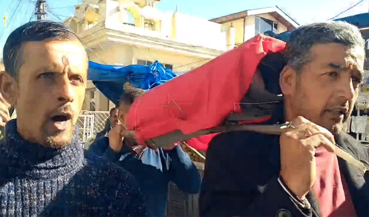 संजौली मस्जिद विवाद: हिंदू संघर्ष समिति ने निकाली शव यात्रा, प्रशासन के साथ वार्ता का बहिष्कार, पुतला भी फूंका