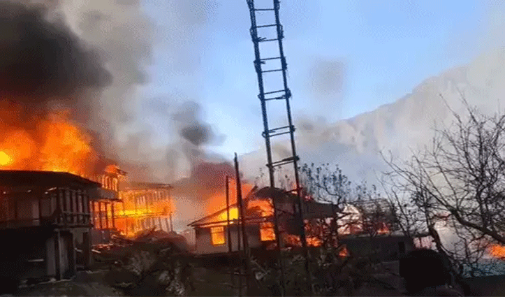 हिमाचल में भीषण अग्निकांड, 16 मकान जलकर राख, कंपकंपाती ठंड में खुले आसमान के नीचे आए 20 परिवार