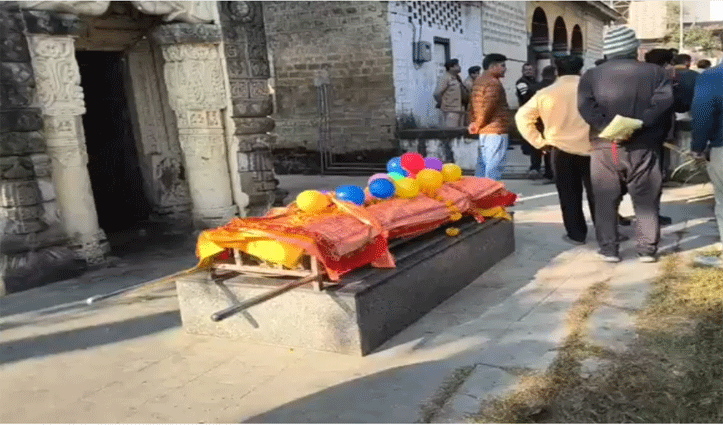 मंडी तेजाब कांड पीड़िता ममता का हनुमान घाट पर अंतिम संस्कार, बेटे ने दी मुखाग्नि