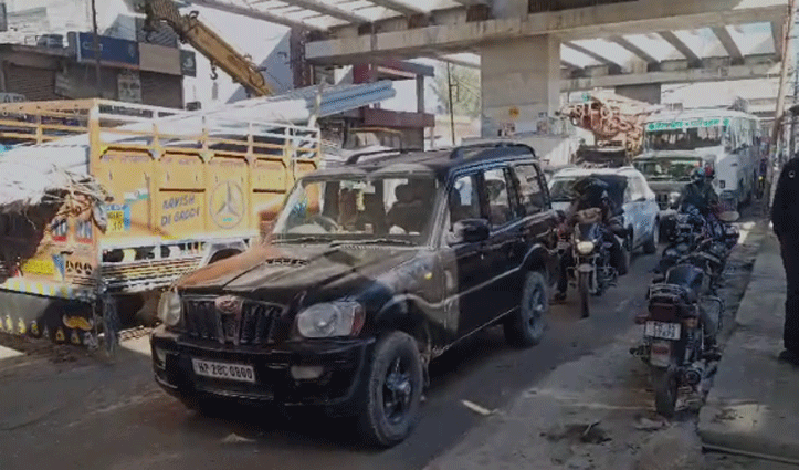 फोरलेन पर जाम हुआ आम: जसूर में आधा घंटा फंसे लोग, राहगीर व चालक बेहाल