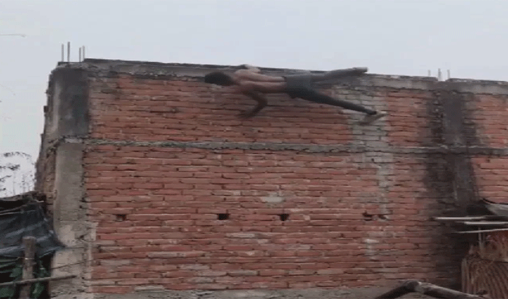 एक्सरसाइज करने का इस युवक का ये तरीका जिसने भी देखा उड़ गए होश