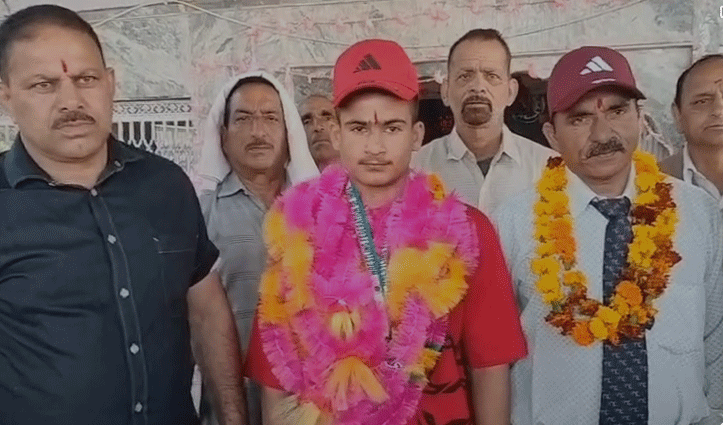 नेशनल कुश्ती प्रतियोगिता में रोहित ठाकुर ने जीता ब्रॉन्ज मेडल, लम्मानाल अखाड़े का बढ़ाया मान