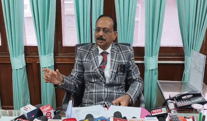 हिमाचल में भ्रष्टाचार के मुद्दे पर ब्यूरोक्रेट आमने-सामने, CS संजय गुप्ता ने दो पूर्व मुख्य सचिवों और पूर्व रेरा चीफ़ को लपेटा