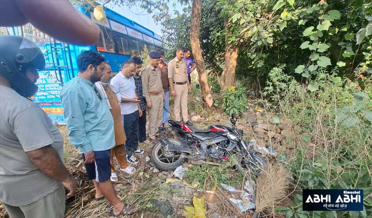 रेहन के पास दर्दनाक सड़क हादसा: बाइक दुर्घटनाग्रस्त, एक युवक की मौ#त, दो घायल